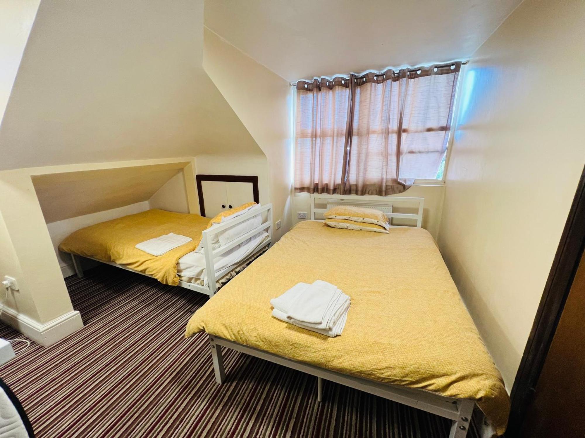 Aron Guest House Ealing Buitenkant foto
