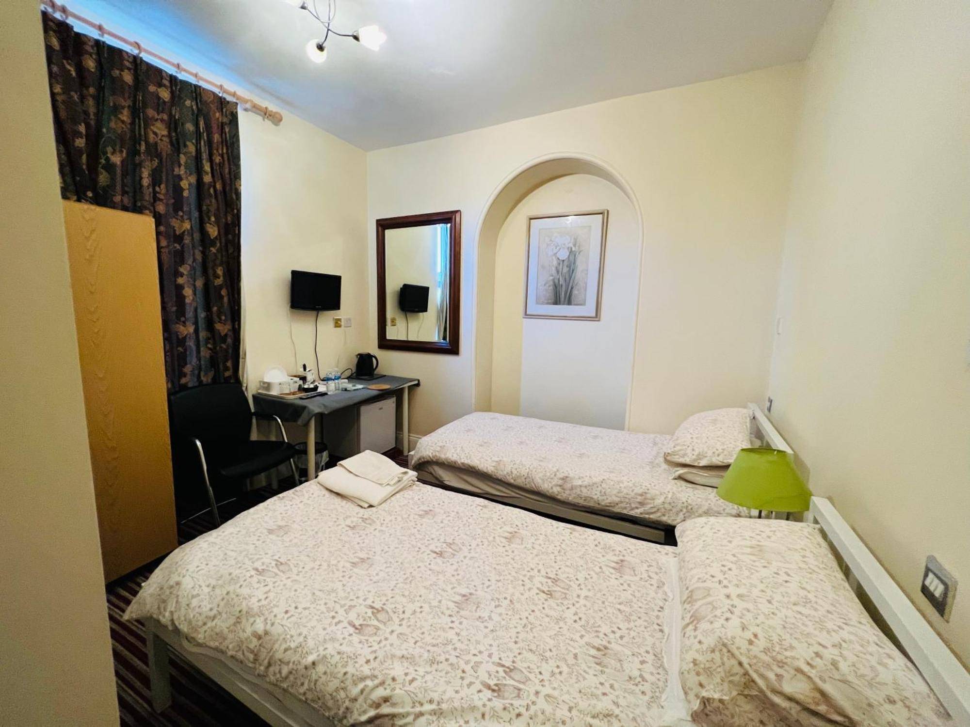 Aron Guest House Ealing Buitenkant foto