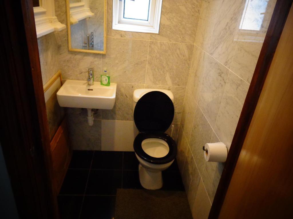 Aron Guest House Ealing Buitenkant foto