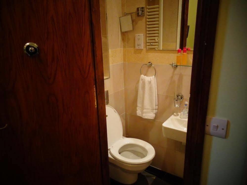 Aron Guest House Ealing Buitenkant foto