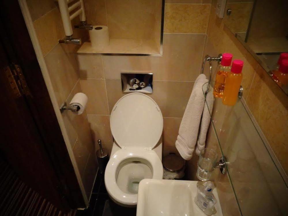 Aron Guest House Ealing Buitenkant foto